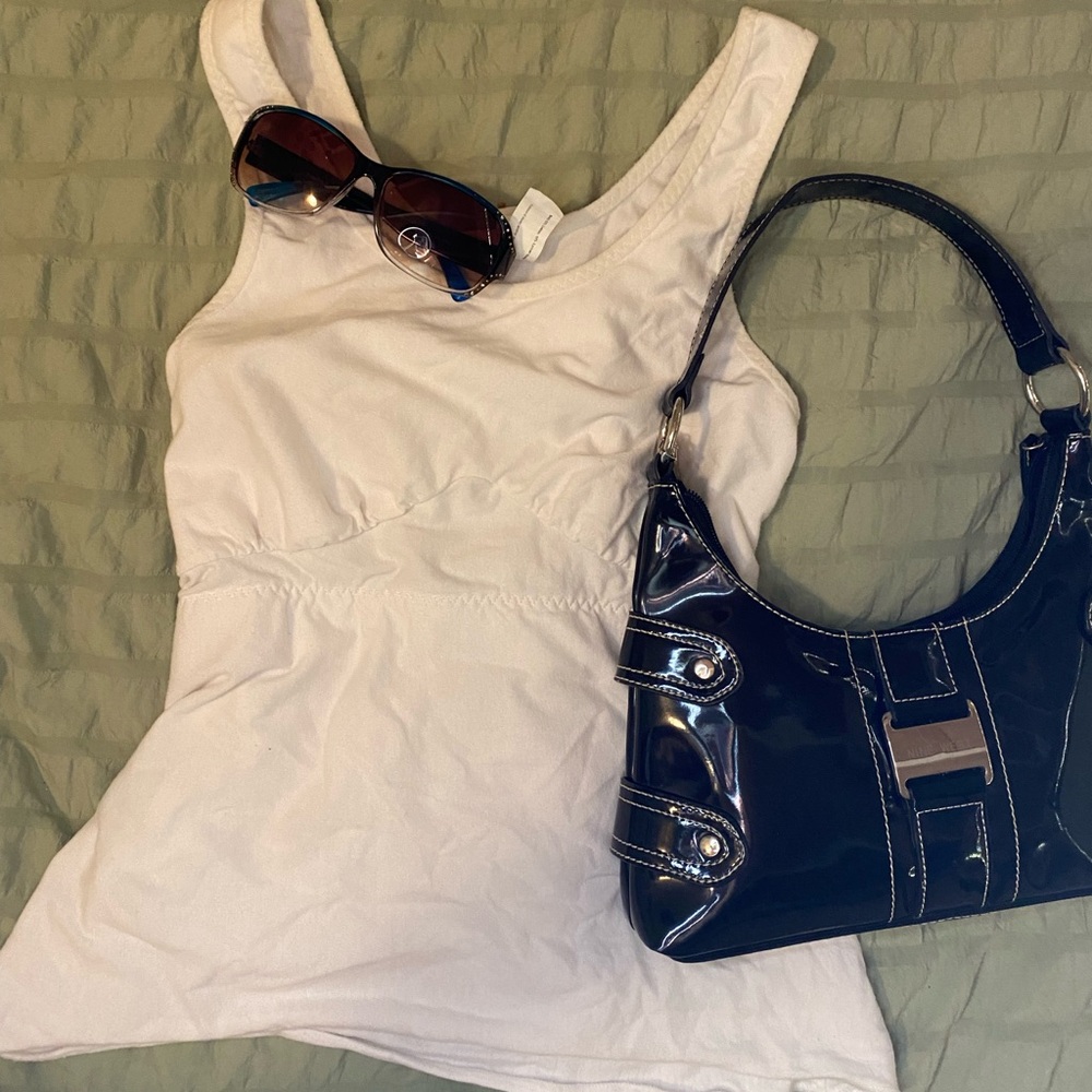 Amoena size small white tank 💋